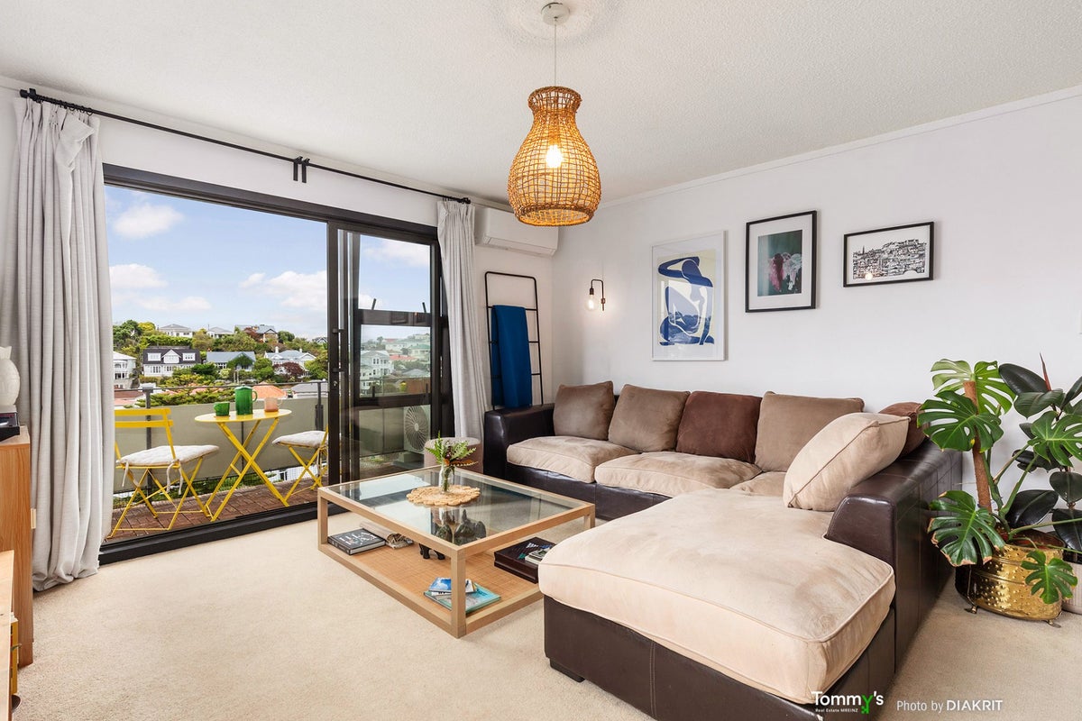 7/138 Hataitai Road, Hataitai, Wellington - Carousel 2