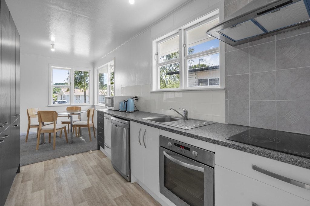 11 Dewsbury Grove, Wainuiomata, Lower Hutt - Carousel 2