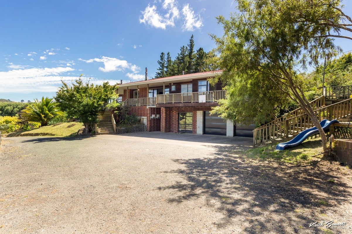 243 Katherine Mansfield Drive, Whitemans Valley, Upper Hutt - Carousel 2