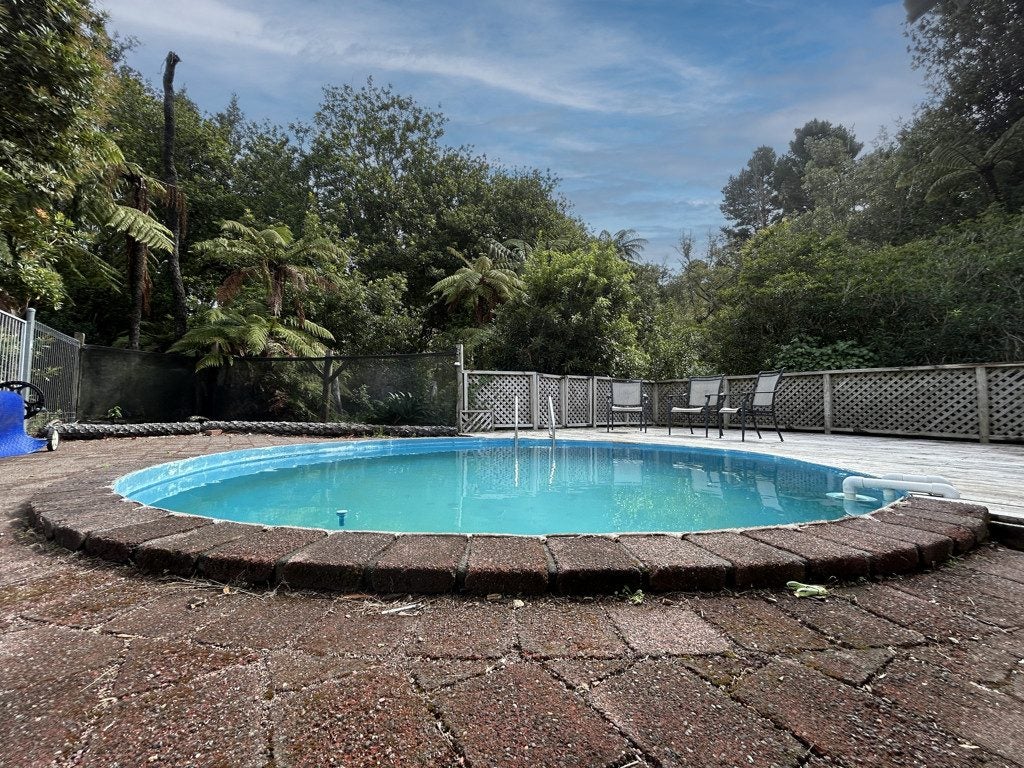 5D Marina Grove, Frankleigh Park, New Plymouth - Carousel 1