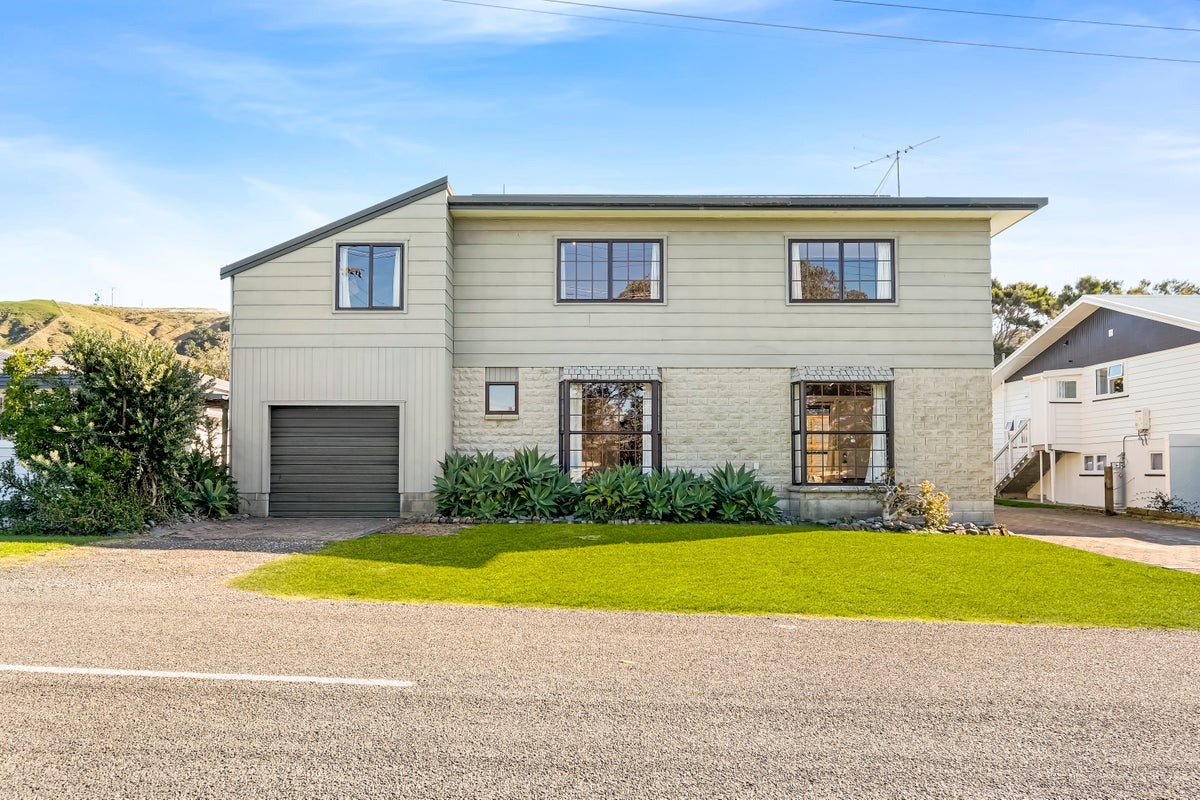 20 Lysnar Street, Okitu, Gisborne - Carousel 1