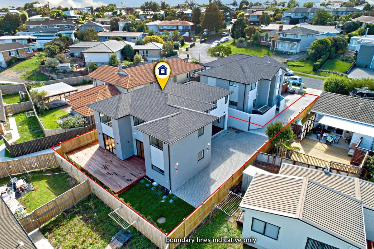 4B Mander Place, Bucklands Beach, Auckland - Carousel 1