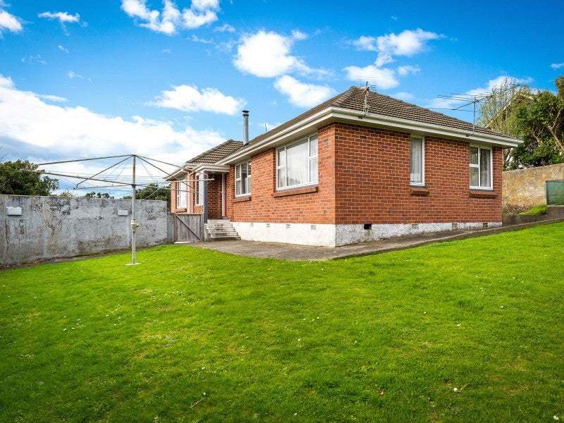 124 Helston Road, Paparangi, Wellington - Carousel 2