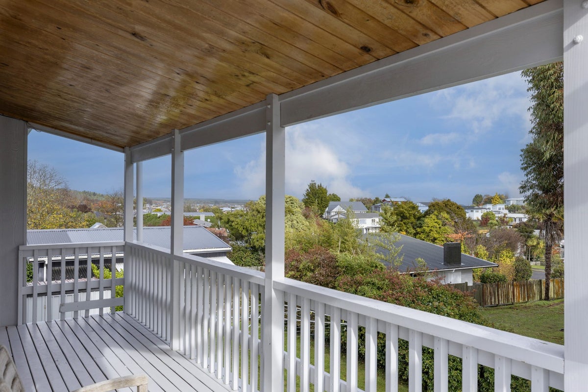 27 Kotare Street, Hilltop, Taupo - Carousel 1