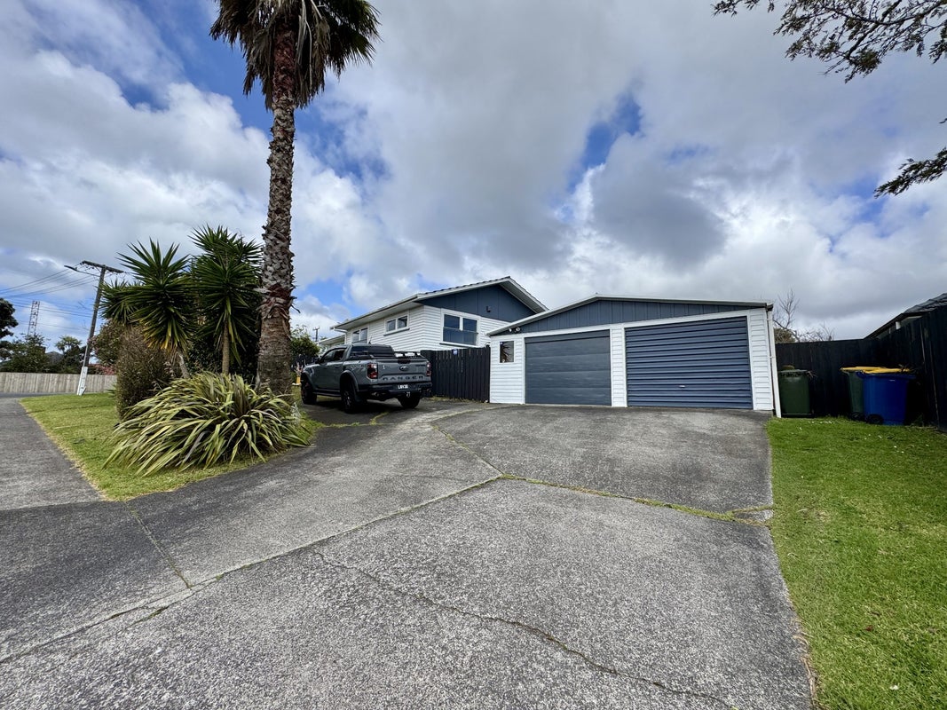 2 Thomas Rea Place, Te Atatu South, Auckland - Carousel 2