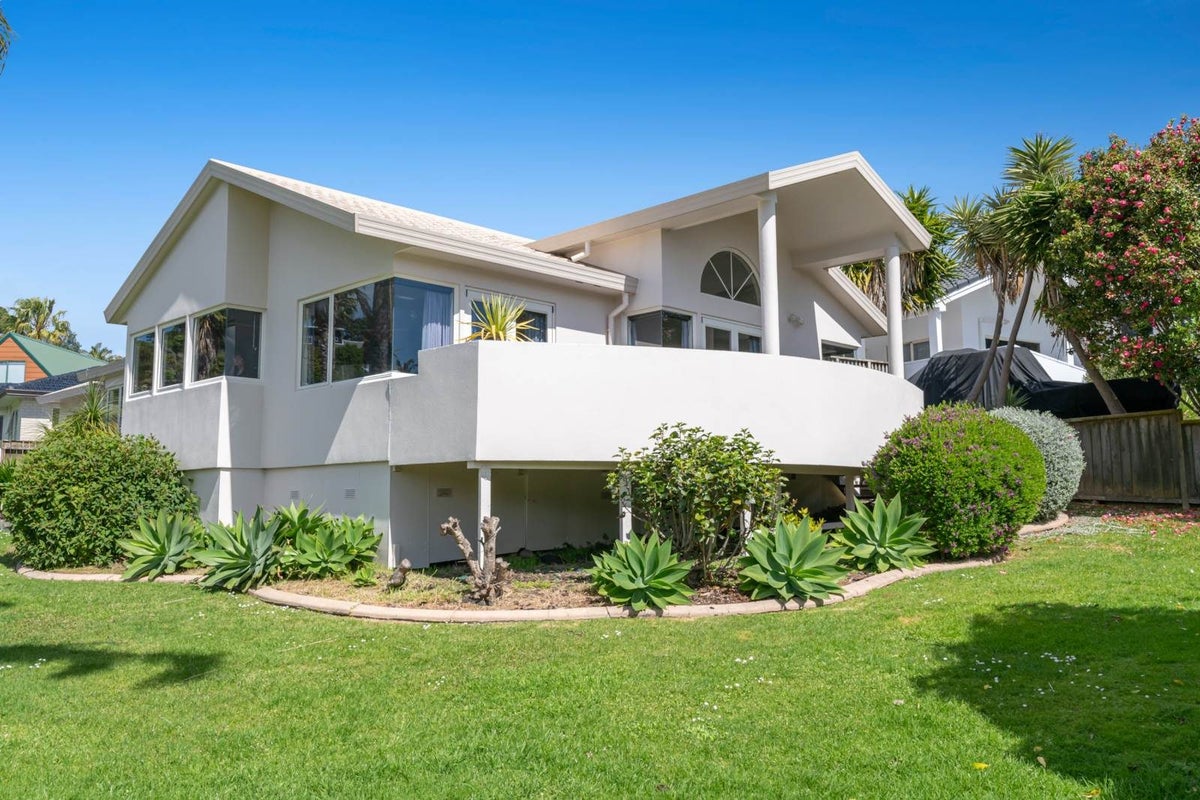 2 Mollyhawk Rise, Arkles Bay, Rodney, Auckland - Carousel 1