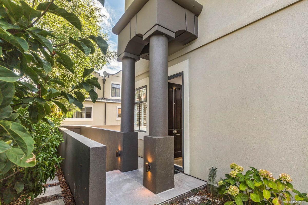 0 Balfour Cres - Carousel 1