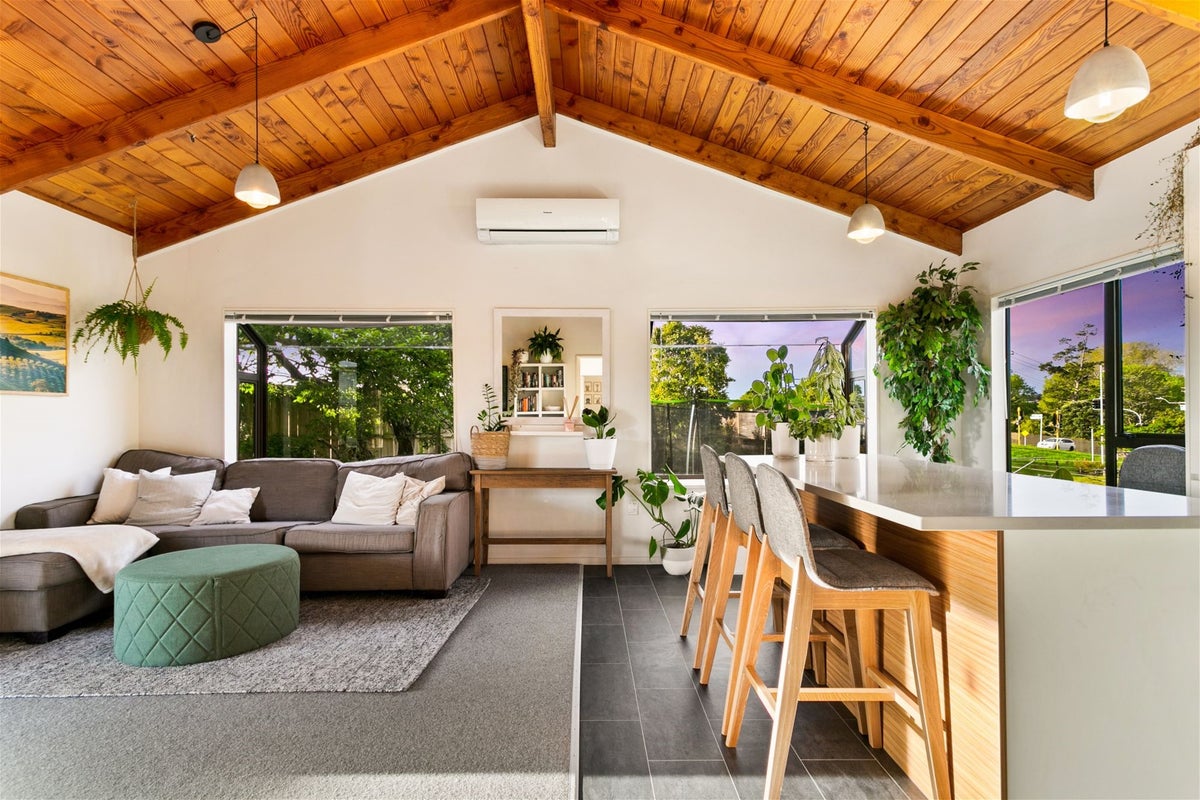 2/30 Seymour Road, Sunnyvale, Auckland - Carousel 2