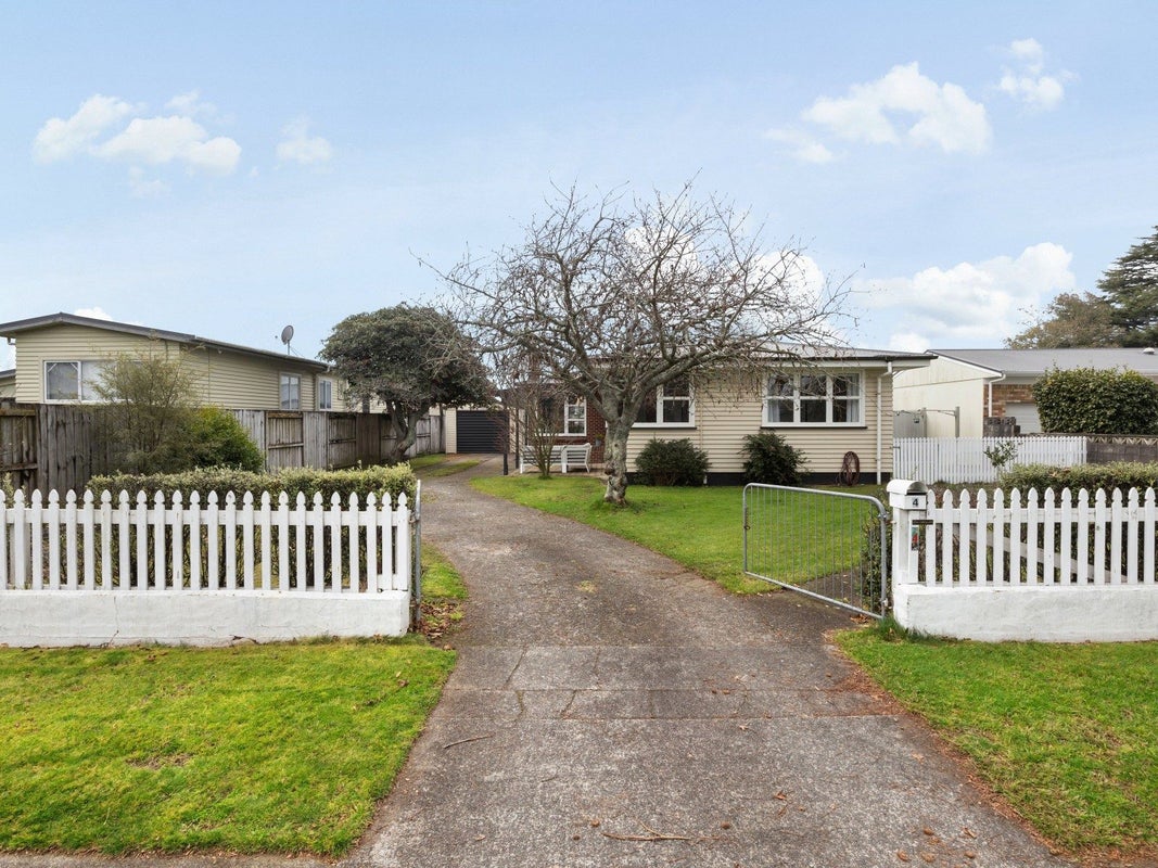 4 Dover Road, St Andrews, Hamilton - Carousel 1