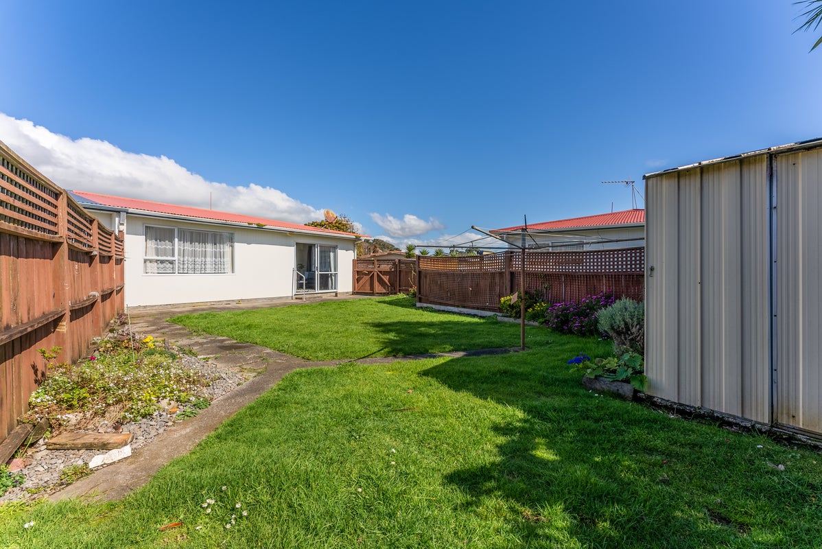 4/15 Naumai Place, Spotswood, New Plymouth - Carousel 13