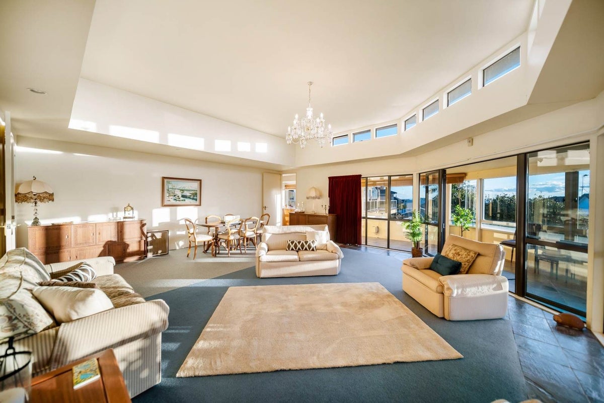 1/5 Rosewood Place, Goodwood Heights, Auckland - Carousel 2