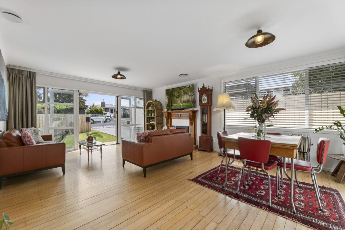 6 Stirling Grove, Greerton, Tauranga - Carousel 2