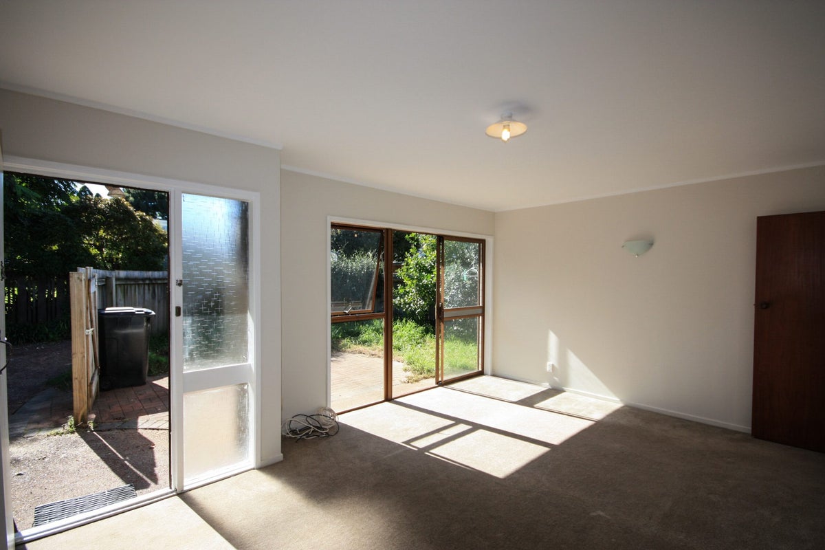2/64 Buckley Road, Epsom, Auckland - Carousel 2