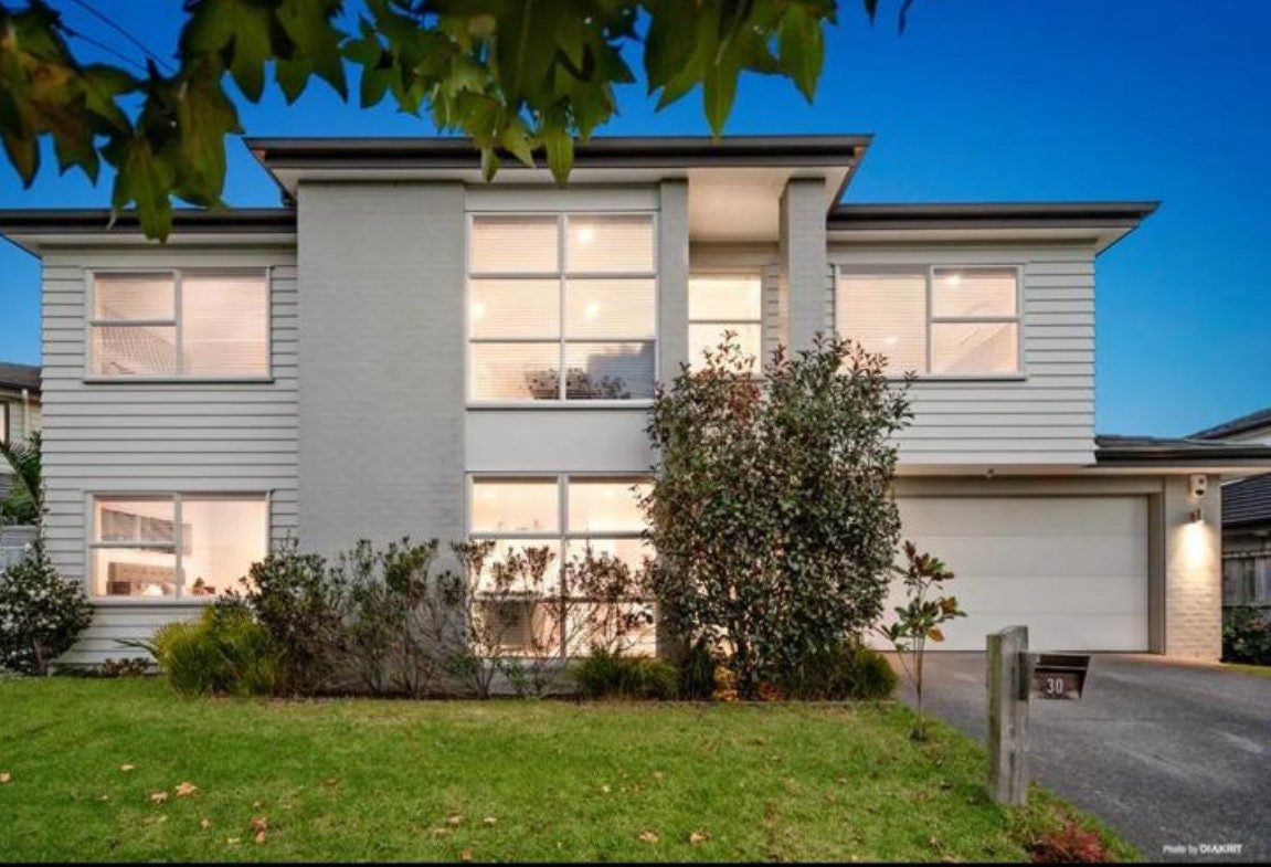 30 Riviera Drive, Flat Bush, Auckland - Carousel 1