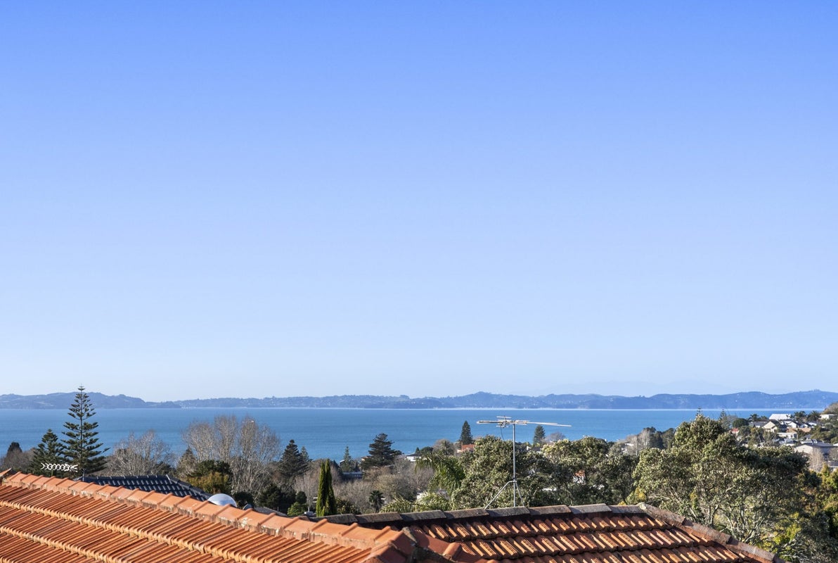 8 Minerva Terrace, Cockle Bay, Auckland - Carousel 2
