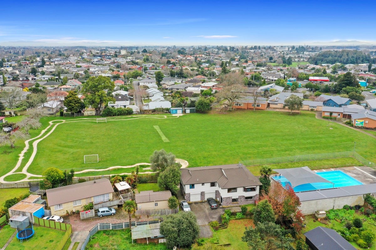 13A McCracken Avenue, Hillcrest, Hamilton - Carousel 2