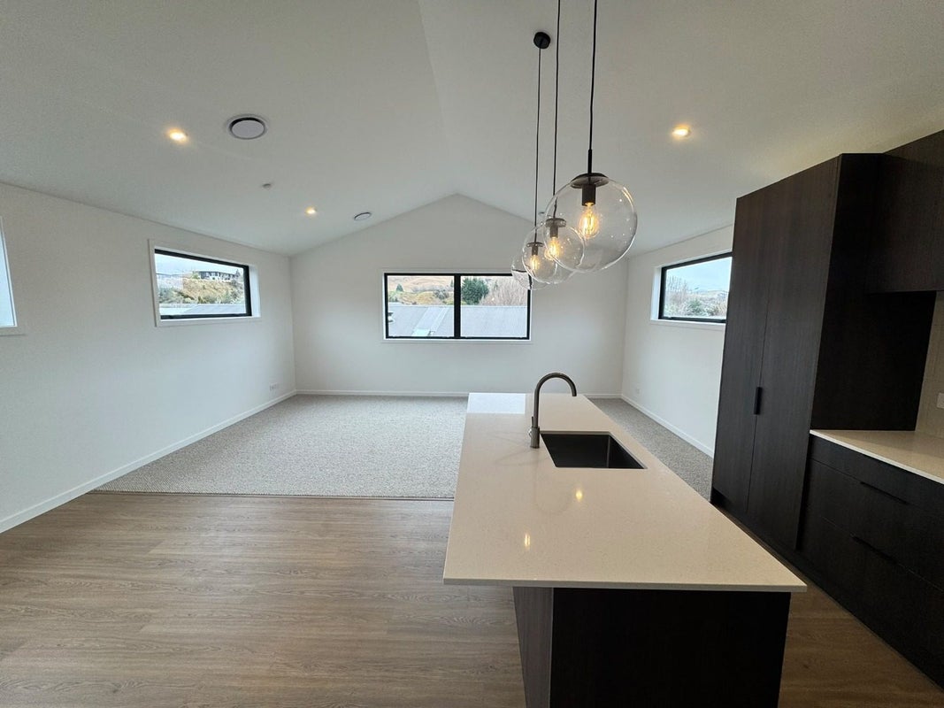 12 Luna Place, Lake Hayes, Queenstown - Carousel 2