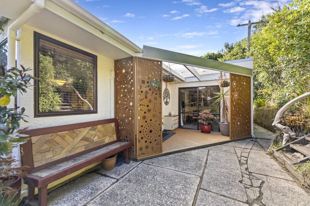 37 Porterfield Street, Macandrew Bay, Dunedin - Carousel 2