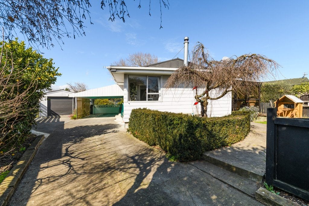 91 Apollo Parade, Milson, Palmerston North - Carousel 1