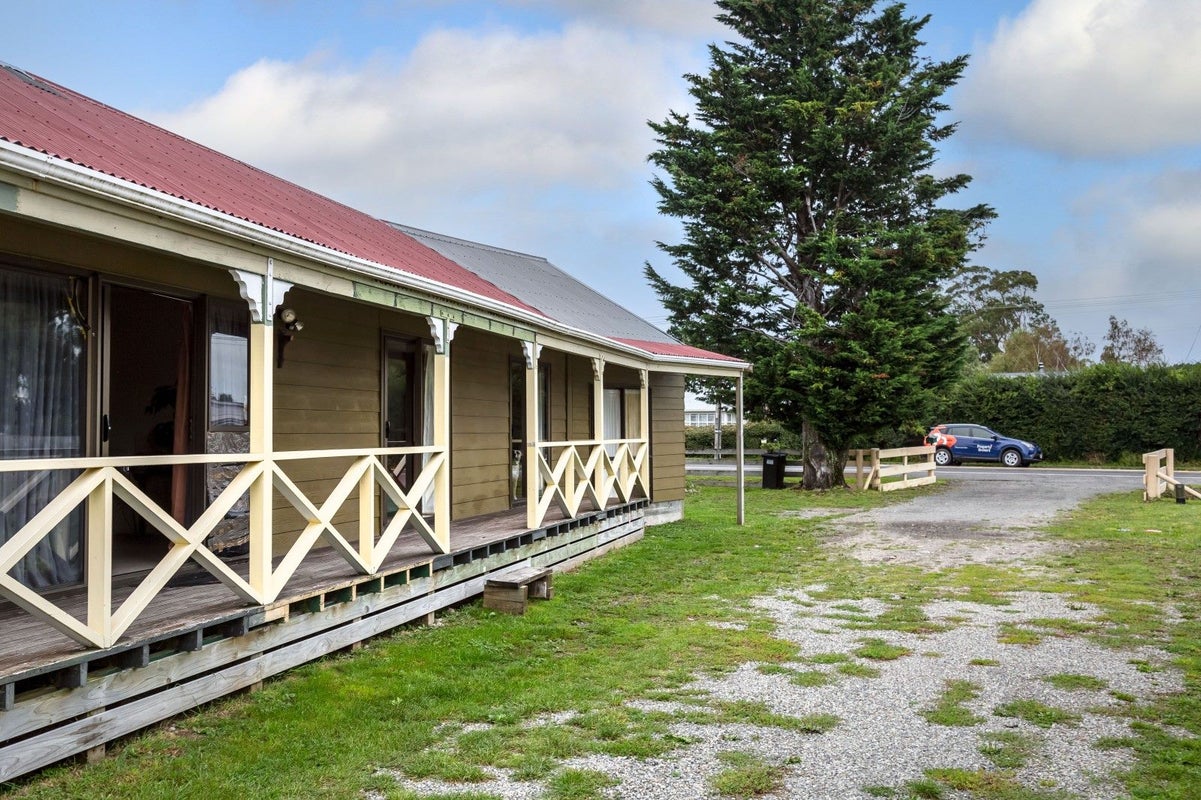 139 Fitzherbert Street, Featherston - Carousel 2