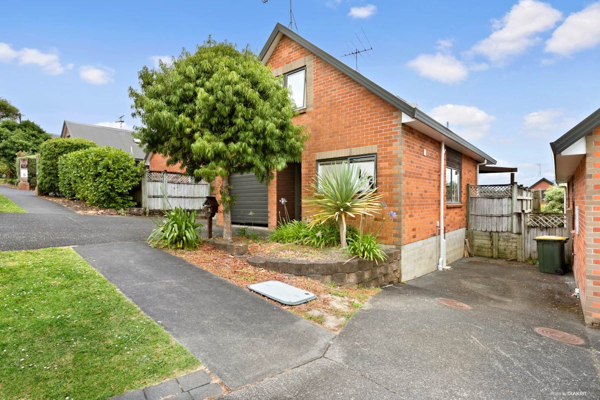 4/37 Fields Parade, Oteha, Auckland - Carousel 1