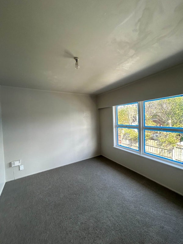 2/99 Hillside Road, Glenfield, Auckland - Carousel 2