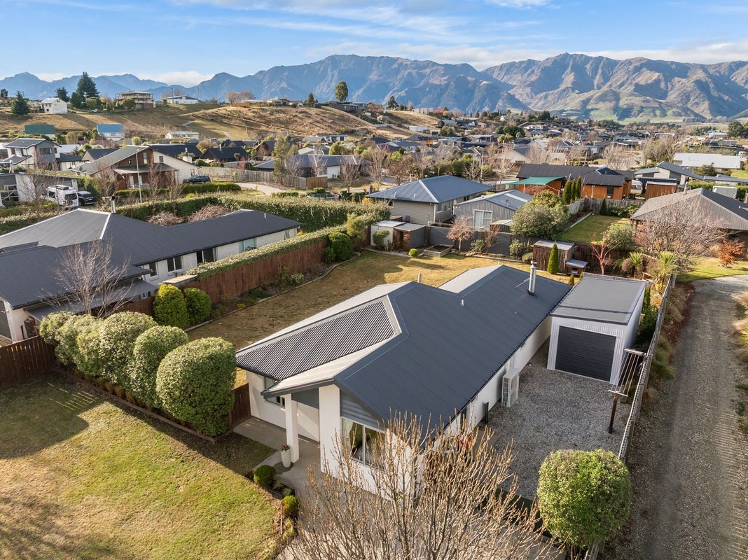 3 Little Maude Drive, Wanaka - Carousel 2