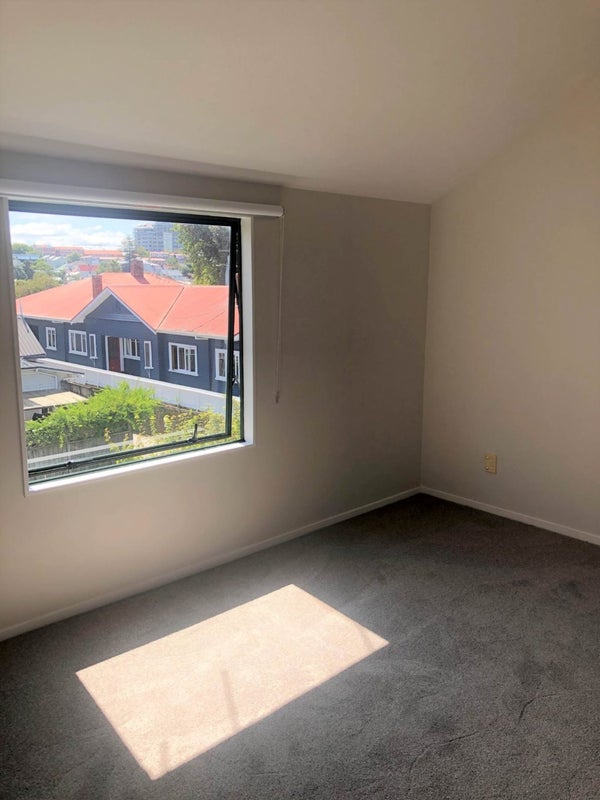 3D Outhwaite Lane, Grafton, Auckland - Carousel 6