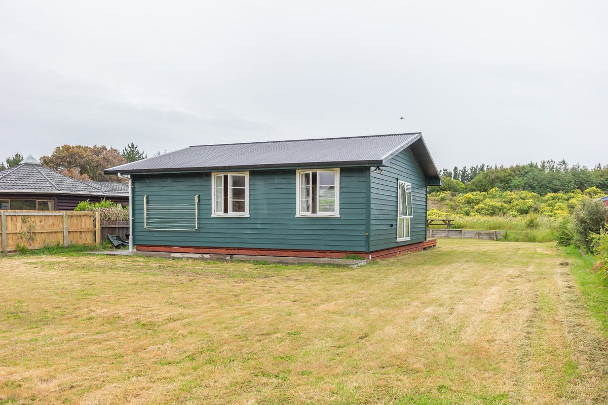 10 Ewing Street, Hokio Beach, Levin - Carousel 2