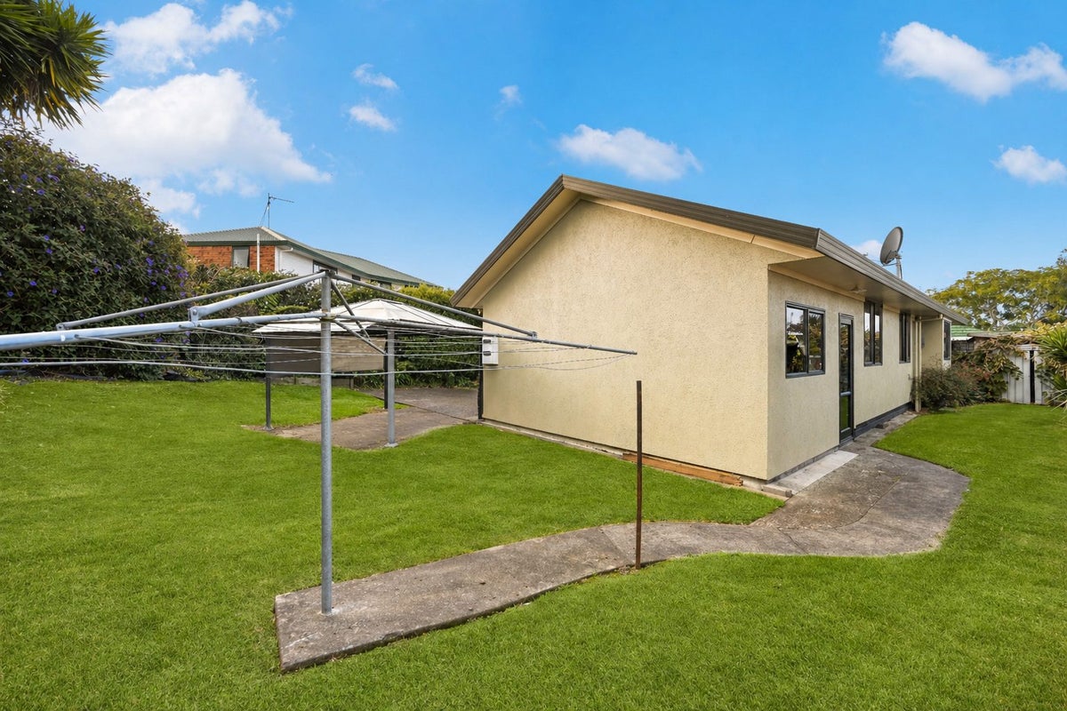 6A Lloyd Drive, Nawton, Hamilton - Carousel 12