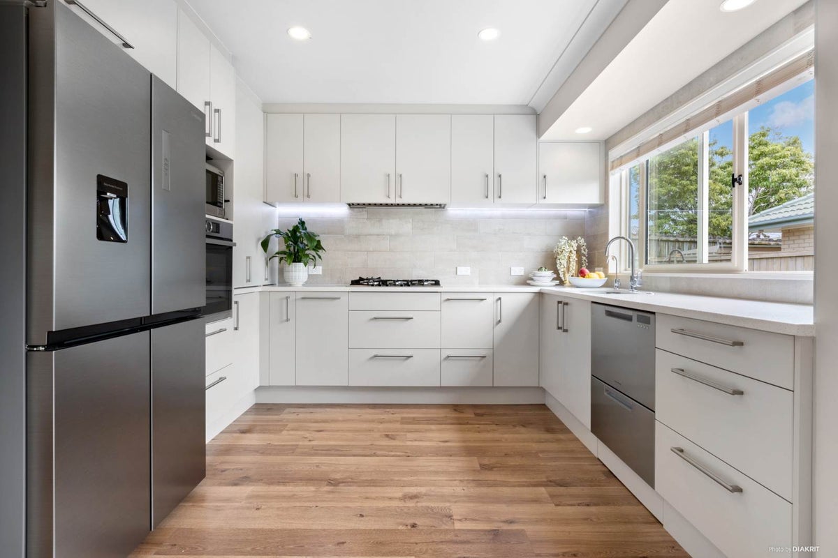32 Stellamaris Way, Northpark, Auckland - Carousel 2