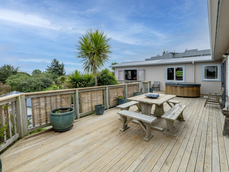 1A Muritai Terrace, Hokio Beach, Levin - Carousel 2