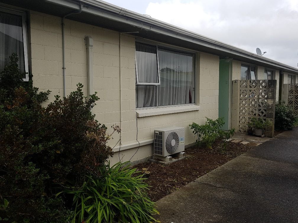 2/4 RODNEY ST, Waiwhetu, Lower Hutt - Carousel 1