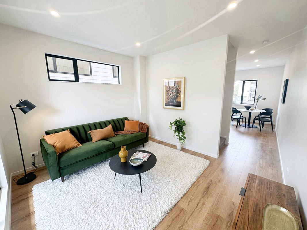 6/9 Schnapper Rock Road, Greenhithe, Auckland - Carousel 2
