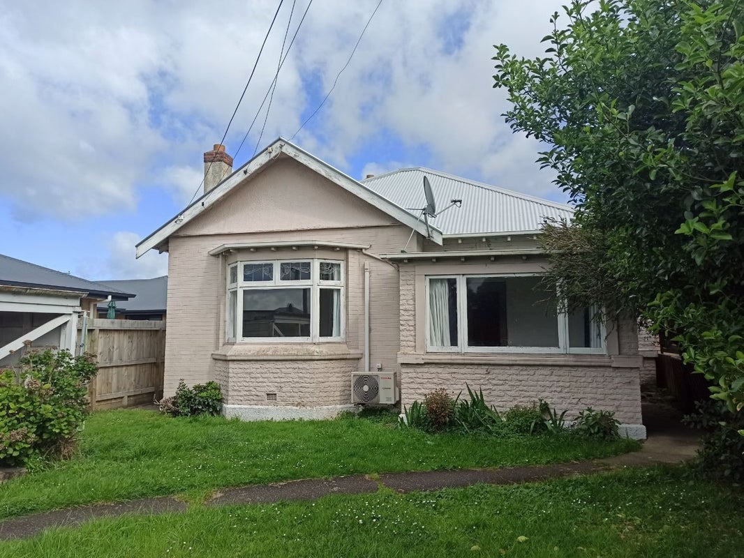 42 Queens Drive, Saint Kilda, Dunedin - Carousel 1