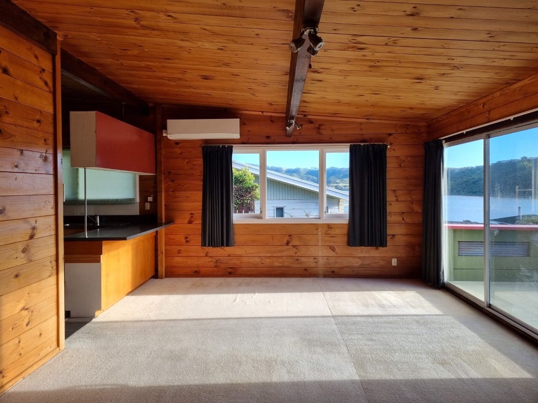 7 Brora Crescent, Papakowhai, Porirua - Carousel 2