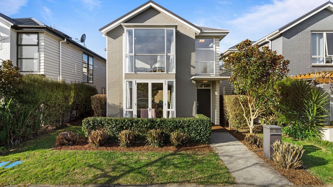 15 Popokatea Drive, Takanini, Auckland - Carousel 1