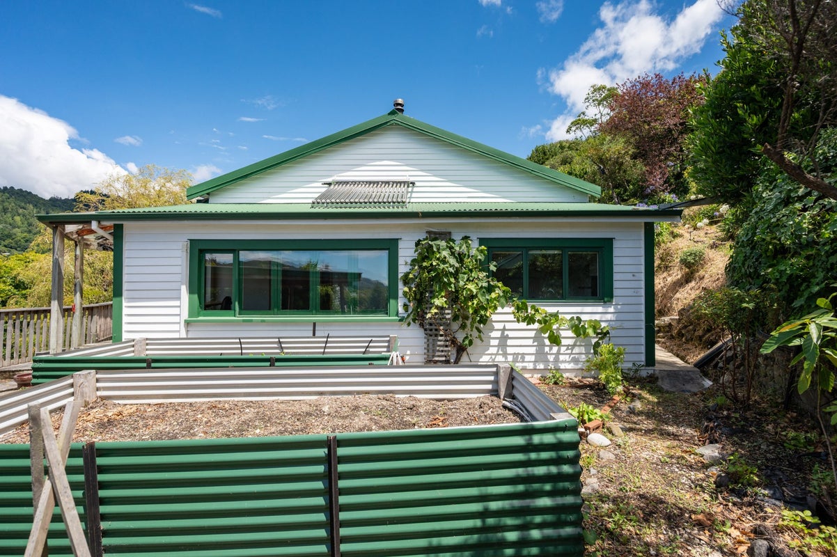 50 Wellington Street, Nelson South, Nelson - Carousel 1