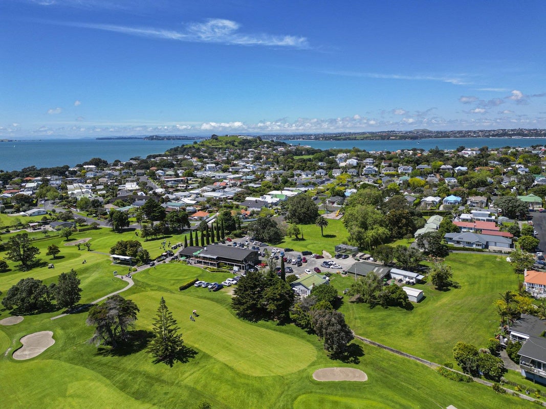 8 Empire Road, Devonport, Auckland - Carousel 2