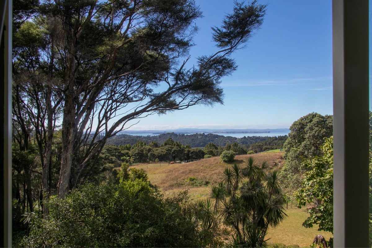422 Huia Road, Laingholm, Auckland - Carousel 2