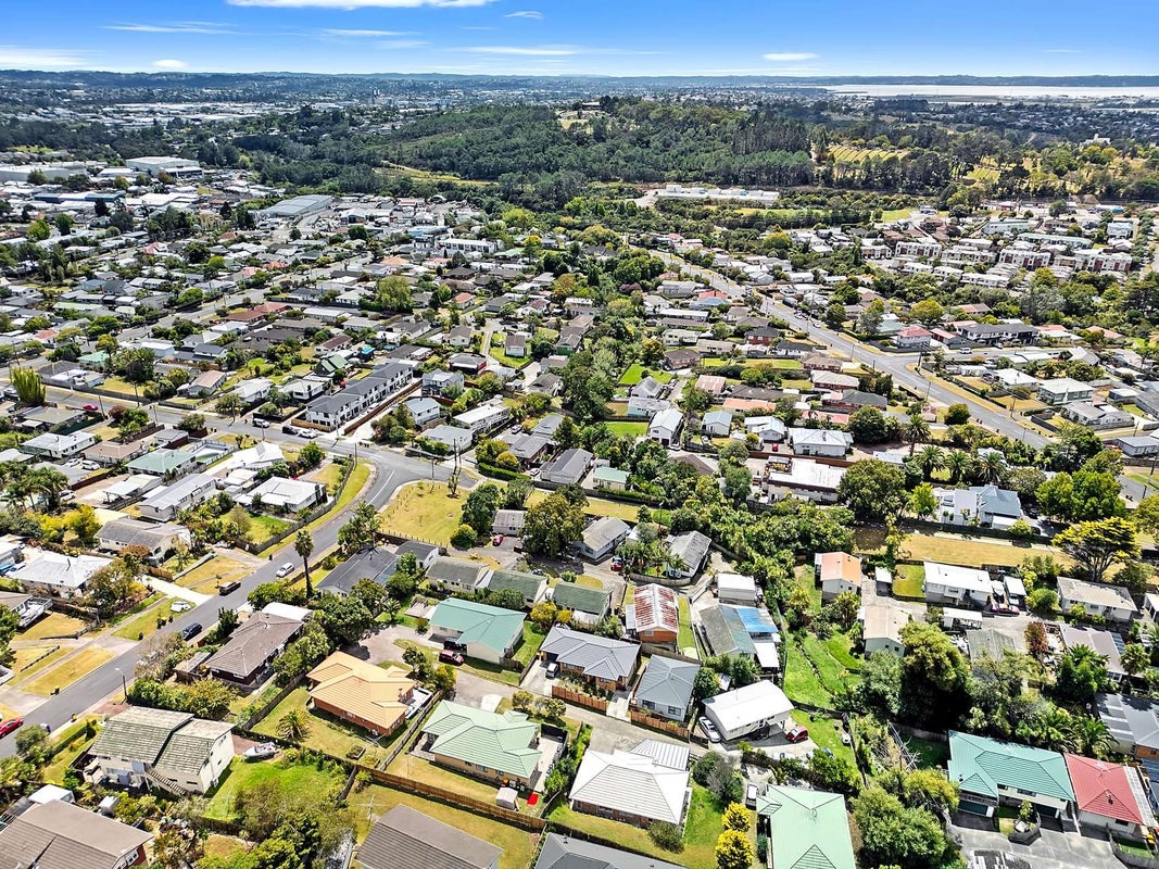 16B Roick Parade, Glen Eden, Auckland - Carousel 27