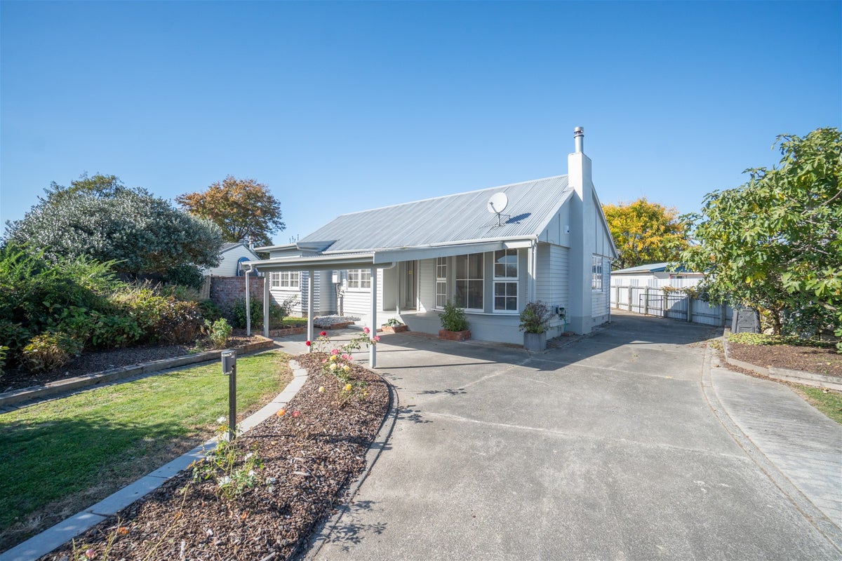 63 Apollo Parade, Milson, Palmerston North - Carousel 1