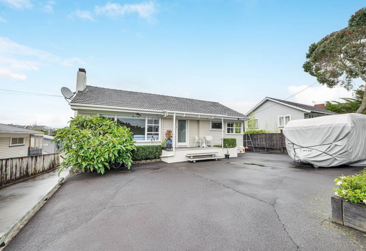 1/282 East Coast Road, Forrest Hill, Auckland - Carousel 1