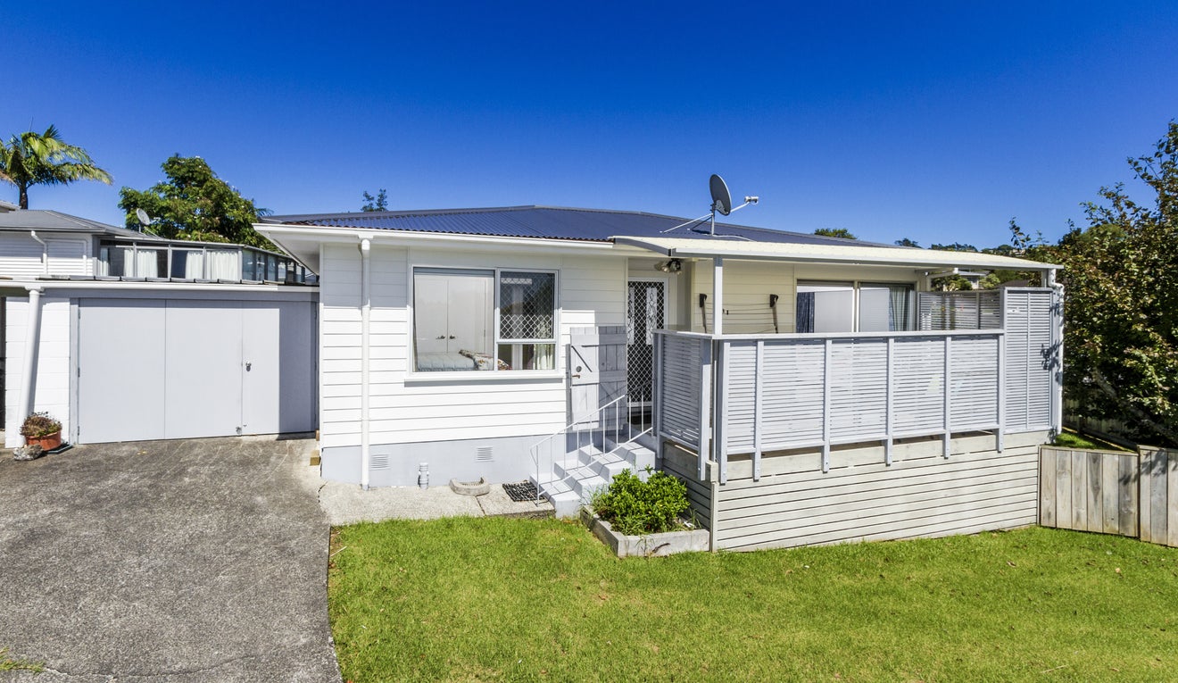 1/69 Moore Street, Howick, Auckland - Carousel 1
