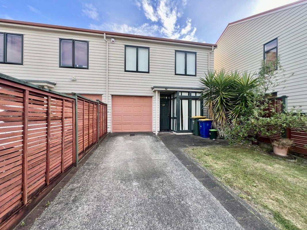 69/1 Ambrico Place, New Lynn, Auckland - Carousel 1