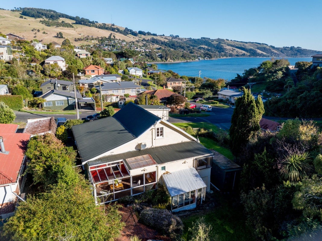 3 Gorman Street, Macandrew Bay, Dunedin - Carousel 1