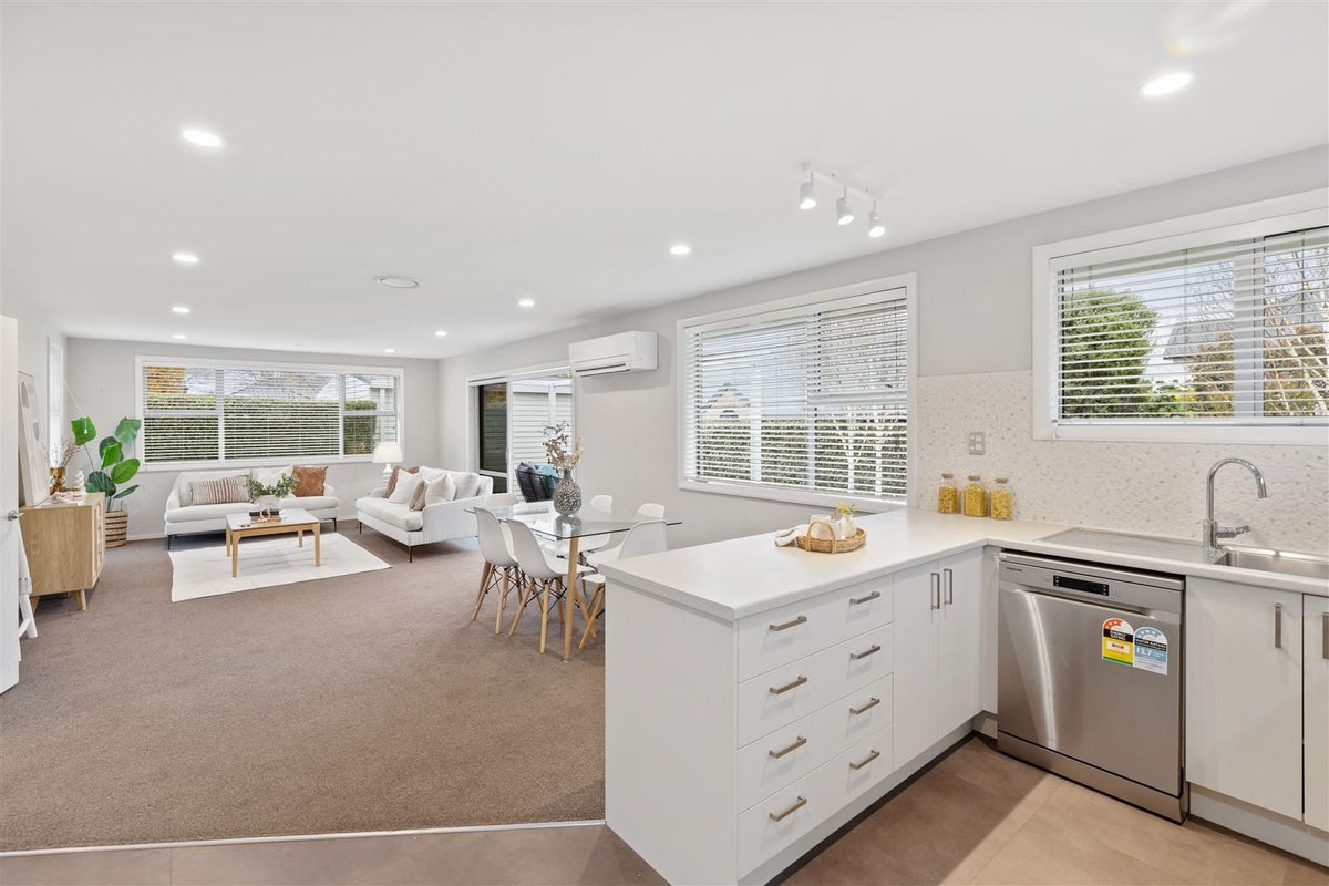 2/57 McFaddens Road, St Albans, Christchurch - Carousel 2