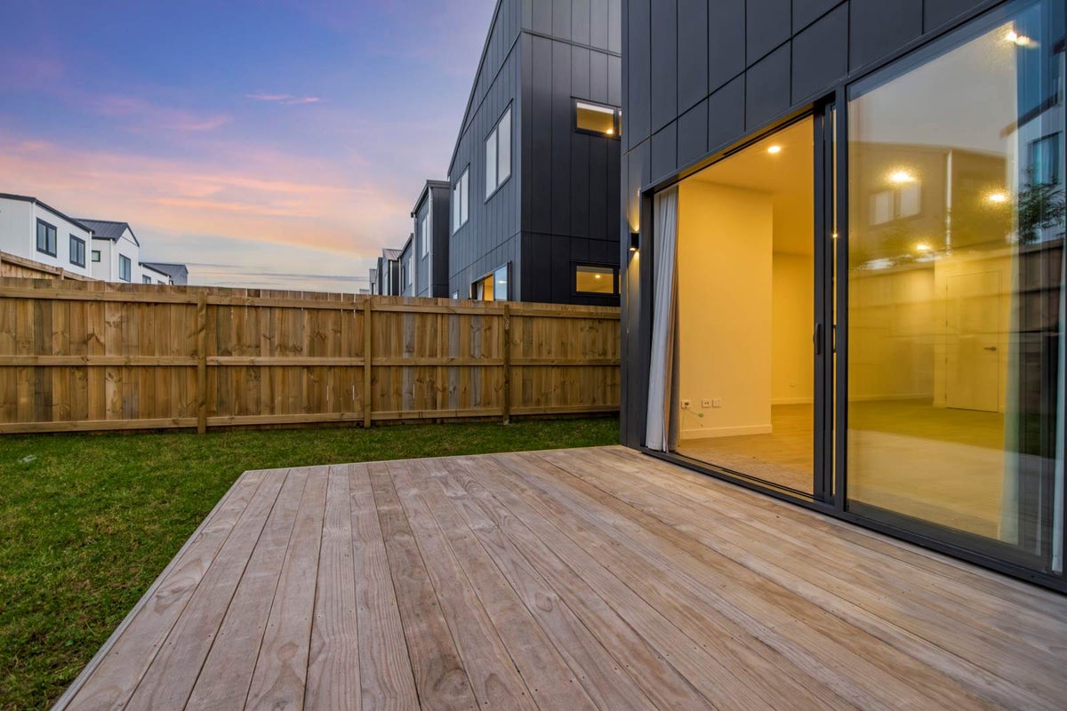 1 Porowha Road, Westgate, Auckland - Carousel 27