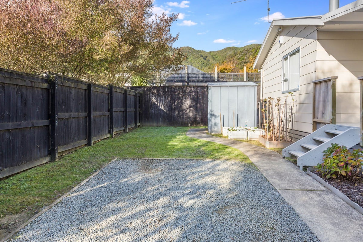 2/52 Tawhai Street, Stokes Valley, Lower Hutt - Carousel 13