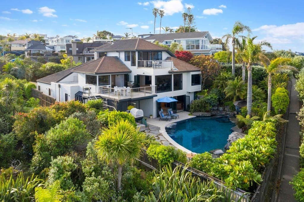 6 Portal Place, Murrays Bay, Auckland - Carousel 1